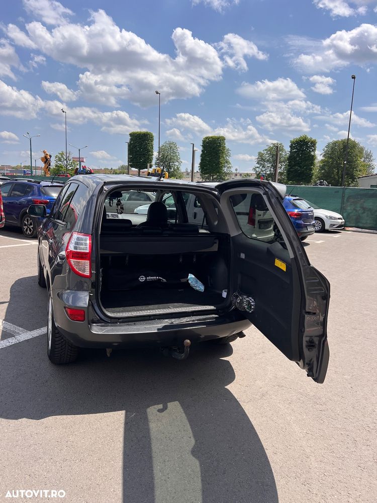 Toyota RAV4 2.2 D-4D 4x4 Executive - 14