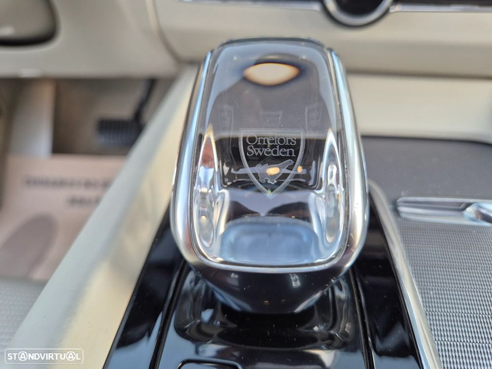 Volvo XC 60 2.0 T8 PHEV Inscription AWD - 36