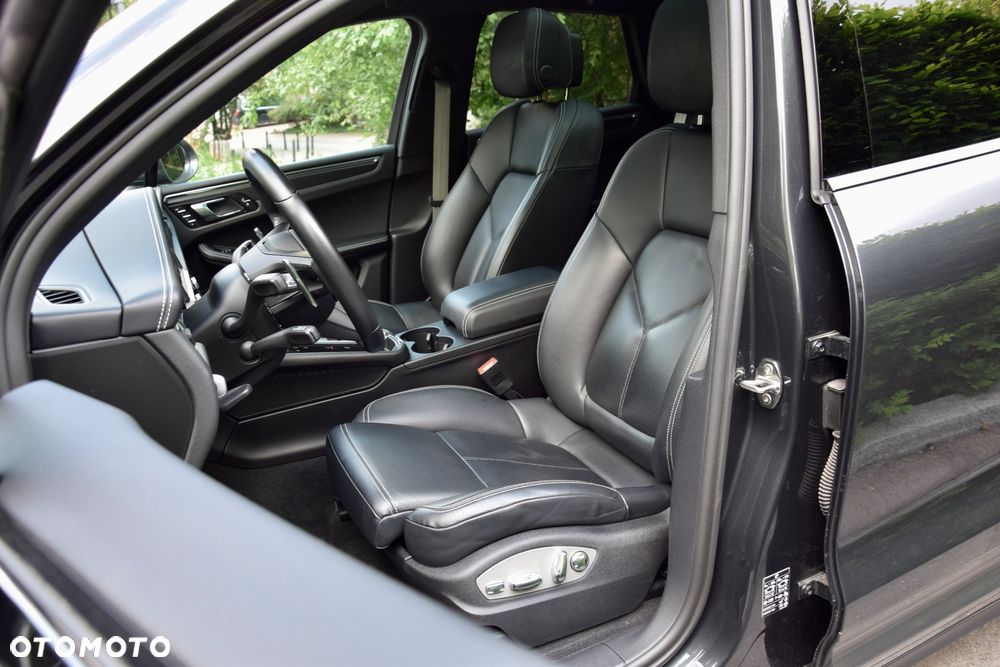 Porsche Macan T - 15