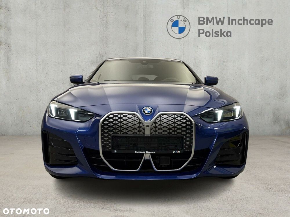 BMW i4 - 8