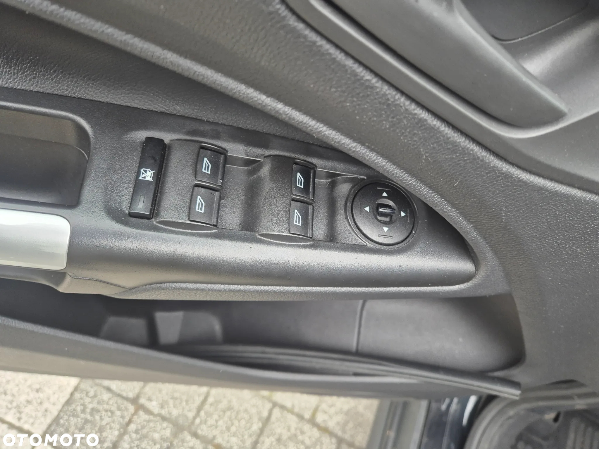 Ford Tourneo Connect - 10