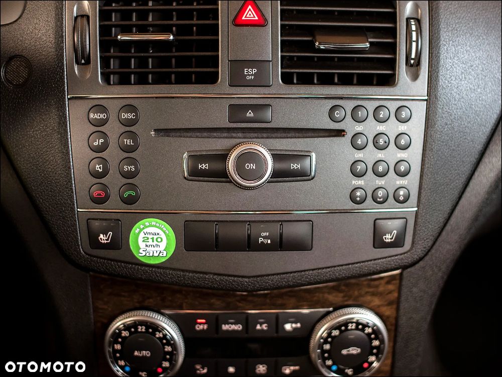 Mercedes-Benz Klasa C 180 Kompressor BlueEFFICIENCY Elegance - 22