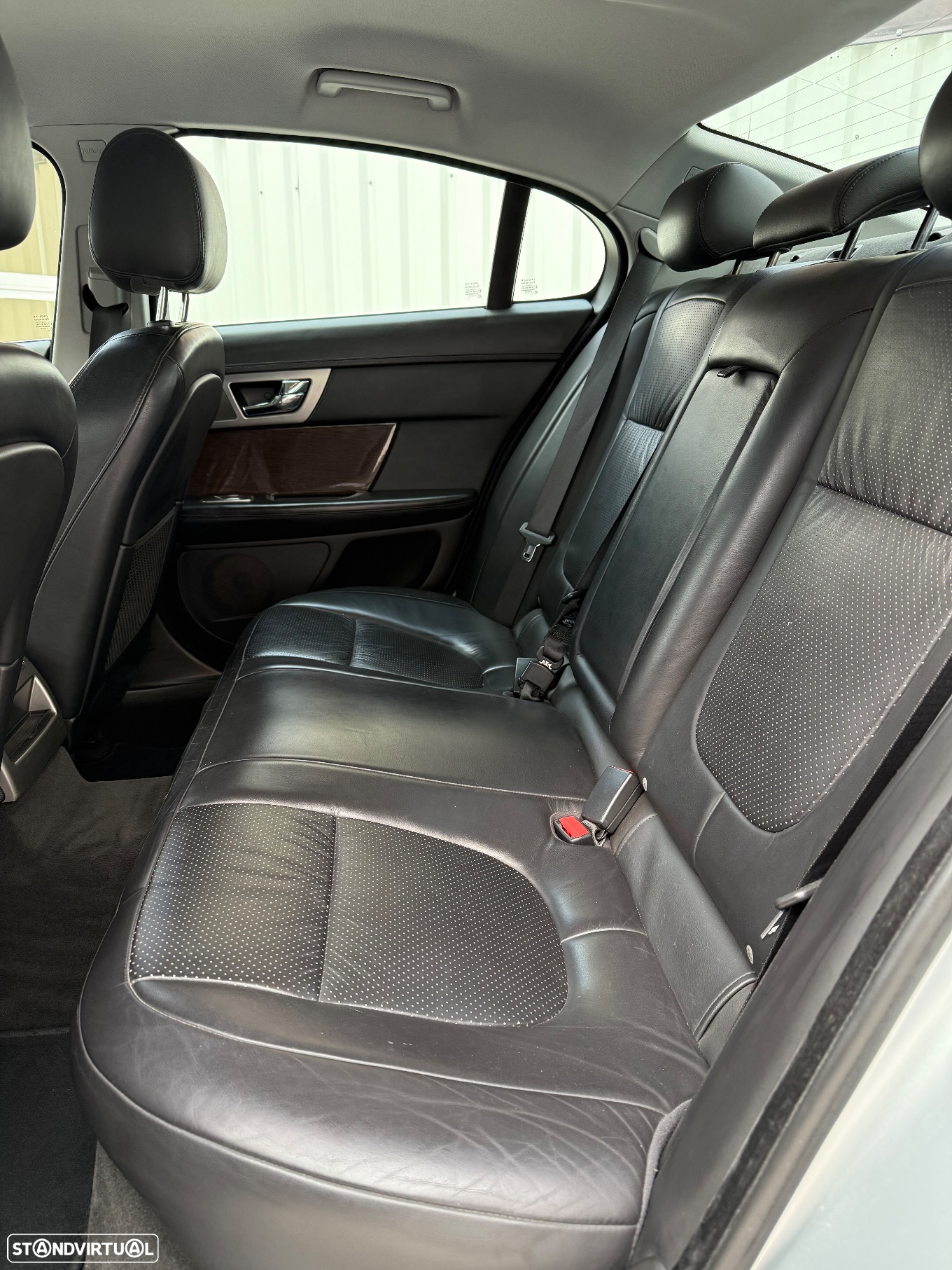 Jaguar XF 2.7 D V6 Premium Luxury - 14