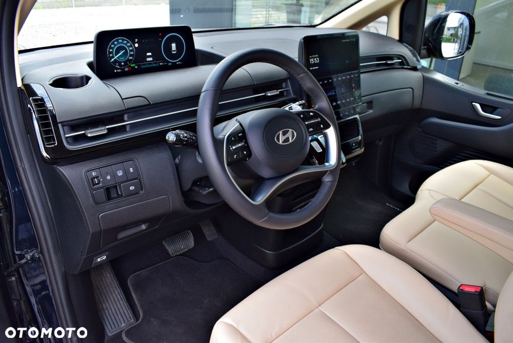 Hyundai Staria - 10