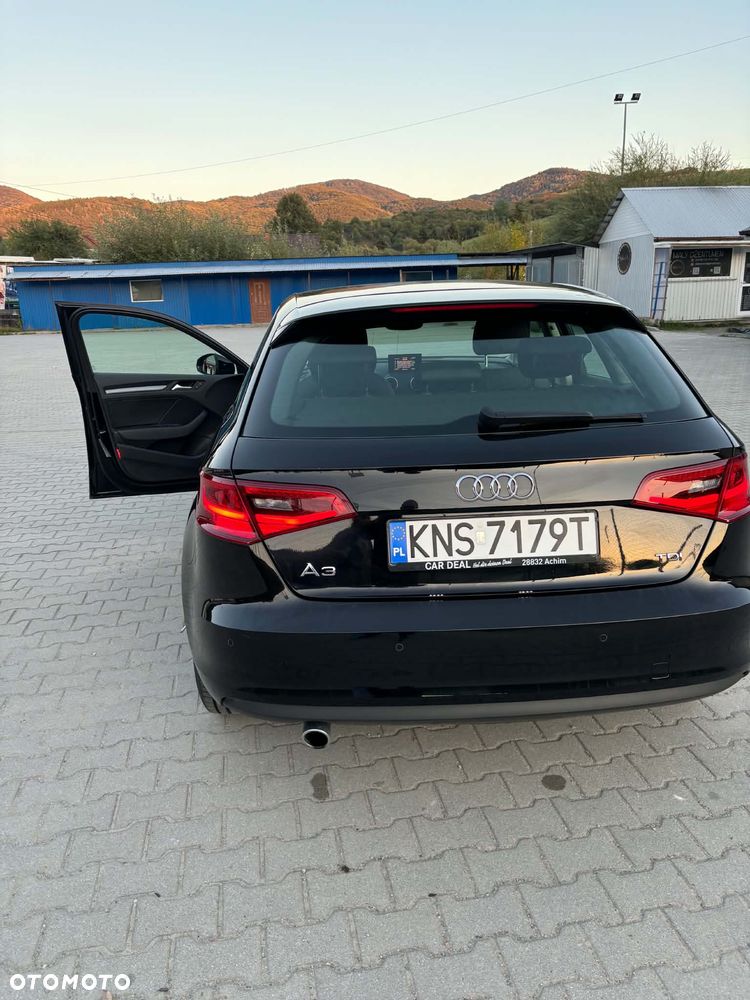Audi A3 Sportback 1.6 TDI S tronic Ambiente - 28