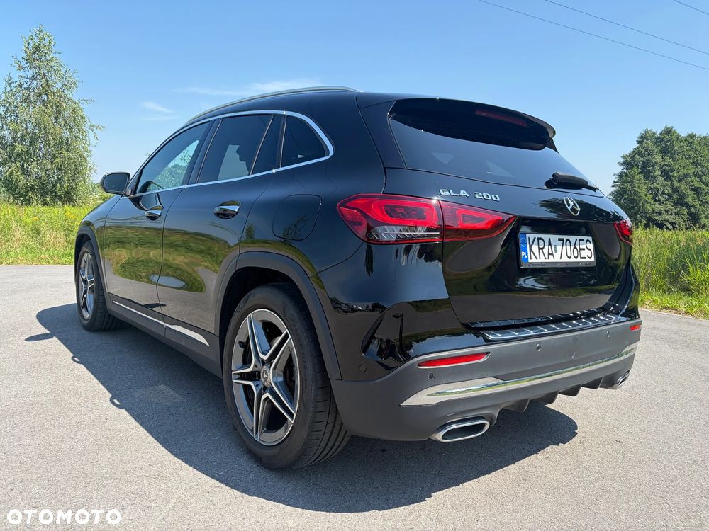 Mercedes-Benz GLA 200 7G-DCT AMG Line - 3