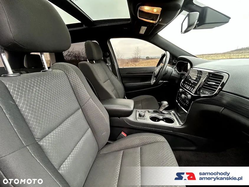 Jeep Grand Cherokee - 27