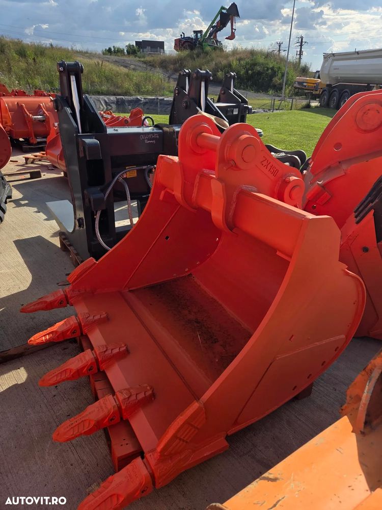 Hitachi ZX135US-6, 16t,2019, 3.736h, ROTIRE IN GABARIT, LAMA, 2 inst hidr pe brate, PADURI NOI, consum mediu 9,5l/h, Gresare automata, CUPLA RAPIDA +CUPE EXCARE+Cupa taluz, latime 2,5m, Camere spate si laterale, posibil leasing 3 ani, PROMOTIE 86.900 EUR+Tva - 3