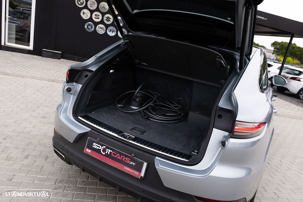 Porsche Cayenne Coupé E-Hybrid - 13