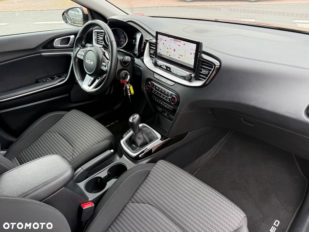 Kia Ceed 1.5 T-GDI Business Line Plus - 10