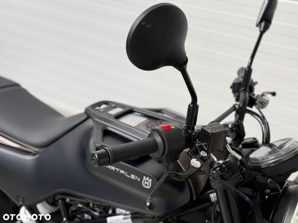 Husqvarna Svartpilen - 12