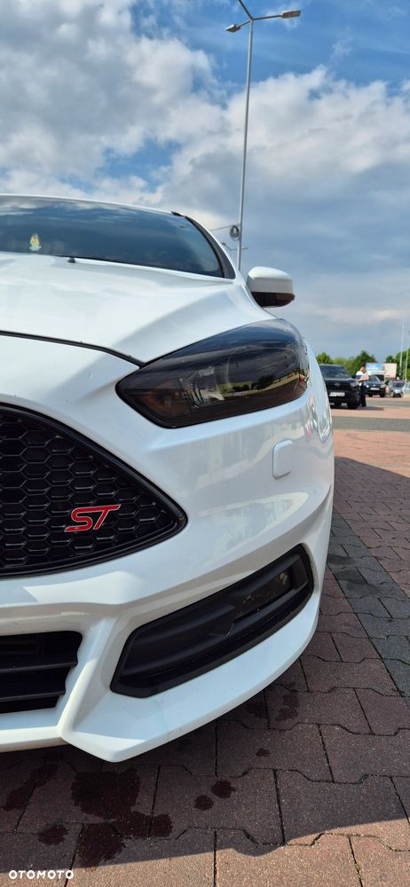 Ford Focus 2.0 EcoBoost ST - 8