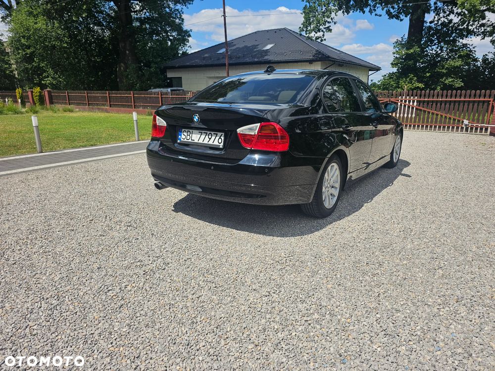 BMW Seria 3 318i - 5