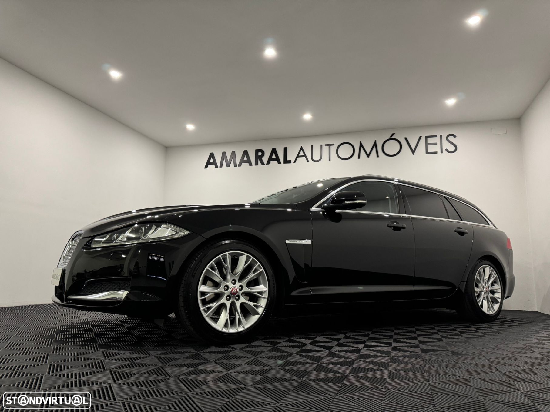 Jaguar XF Sportbrake 2.2 D Premium Luxury - 21