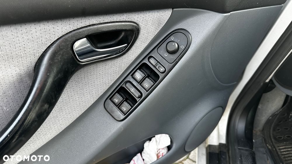 Seat Toledo 1.8 Signo Emocion - 11