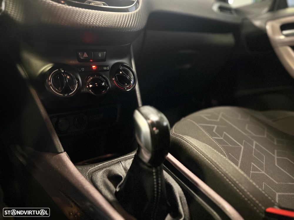 Peugeot 2008 1.2 PureTech Style - 14