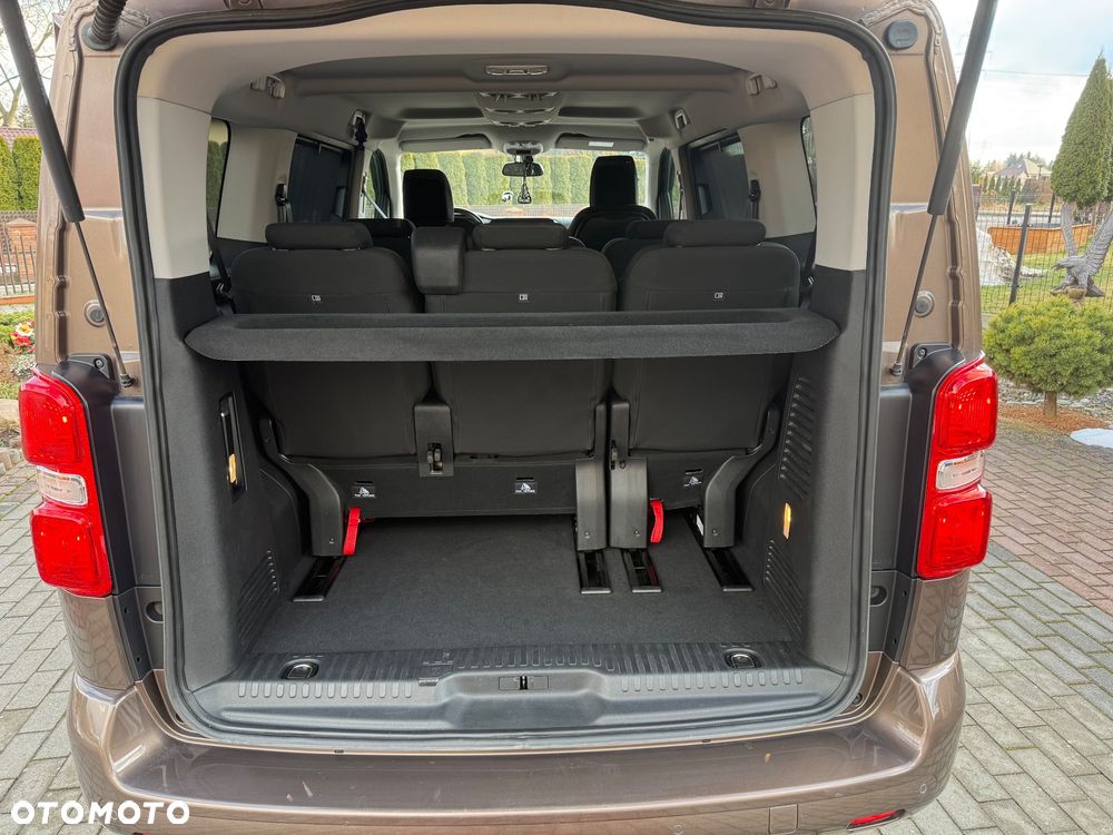 Peugeot Traveller - 11