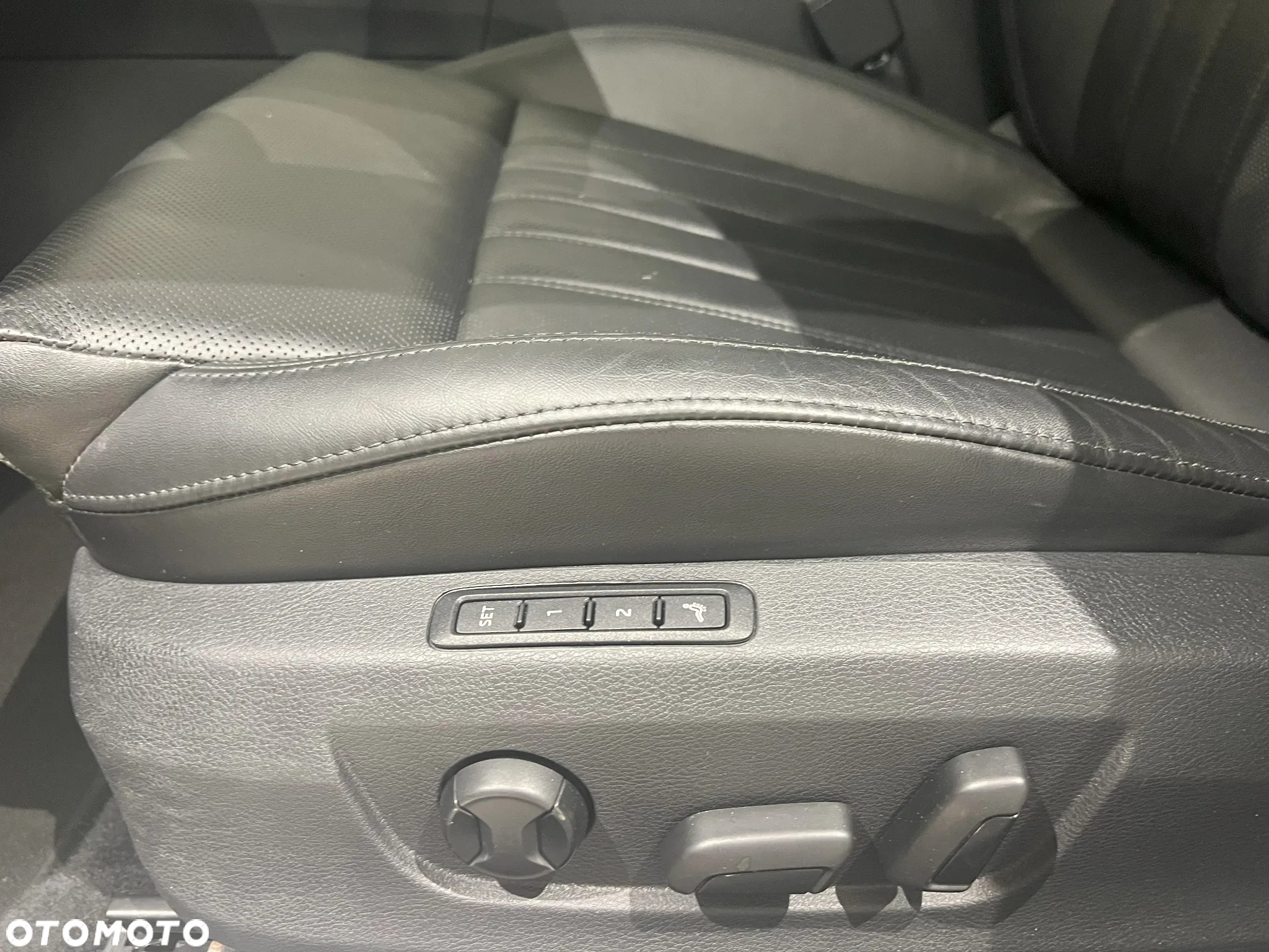 Skoda Superb 2.0 TDI 4x4 L&K DSG - 19