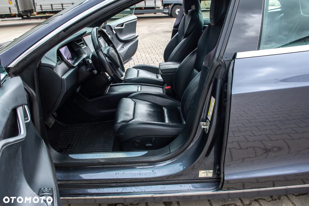 Tesla Model S Long Range Plus - 13