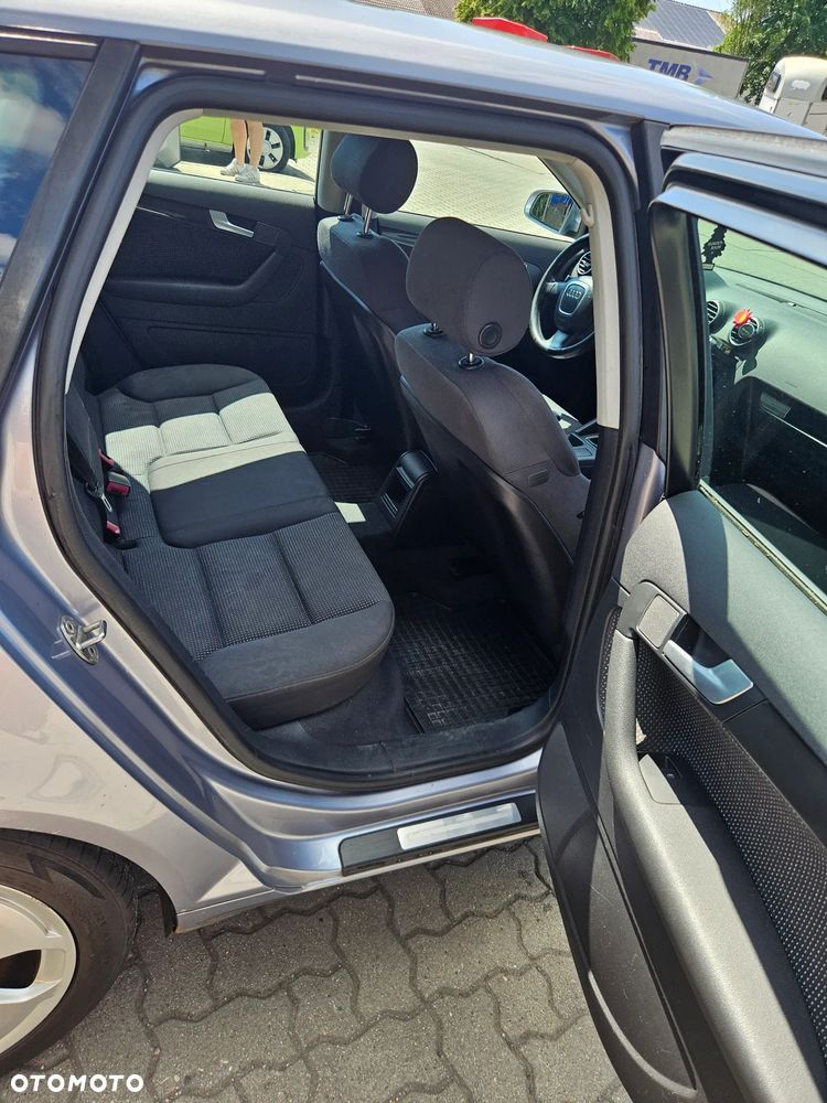 Audi A3 Sportback 1.6 FSI Ambiente - 9