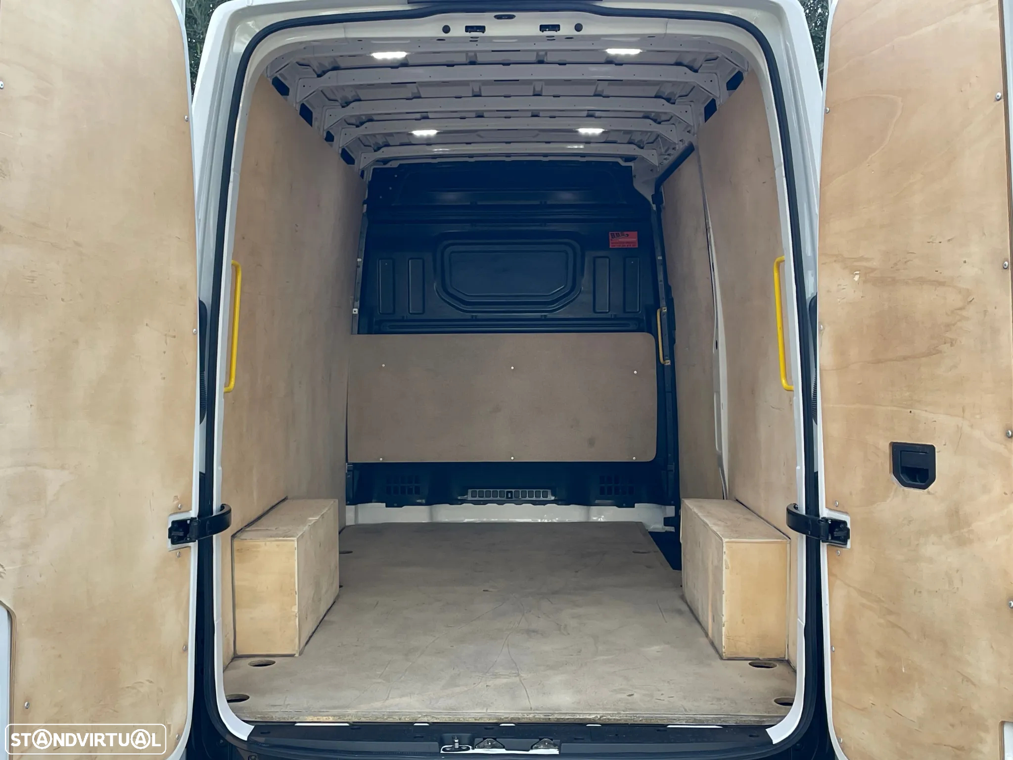 VW Crafter 2.0 TDI L3H3 IVA Dedutível - 22