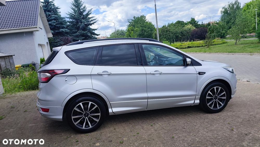 Ford Kuga 1.5 EcoBoost 2x4 ST-Line - 9