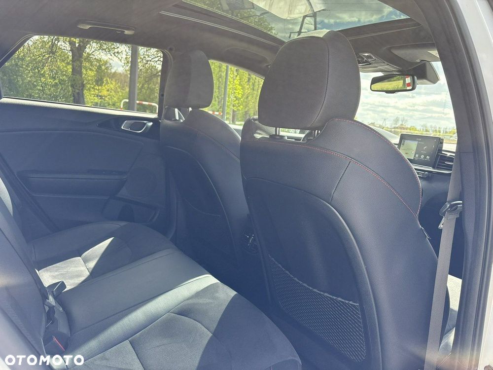 Kia ProCeed 1.6 T-GDI GT - 12