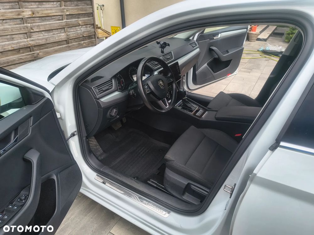 Skoda Superb 2.0 TDI Ambition DSG7 - 11