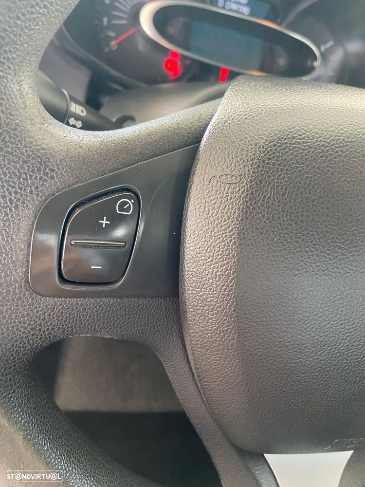 Renault Clio - 19