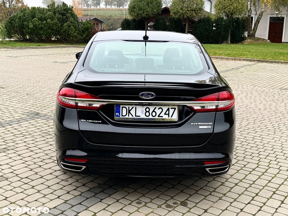 Ford Fusion 2.0 EcoBoost Titanium - 26