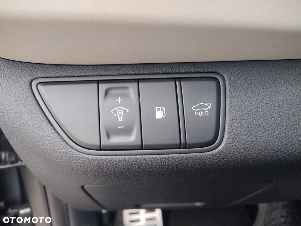 Genesis G70 2.0T Plus RWD 8AT Sport - 18