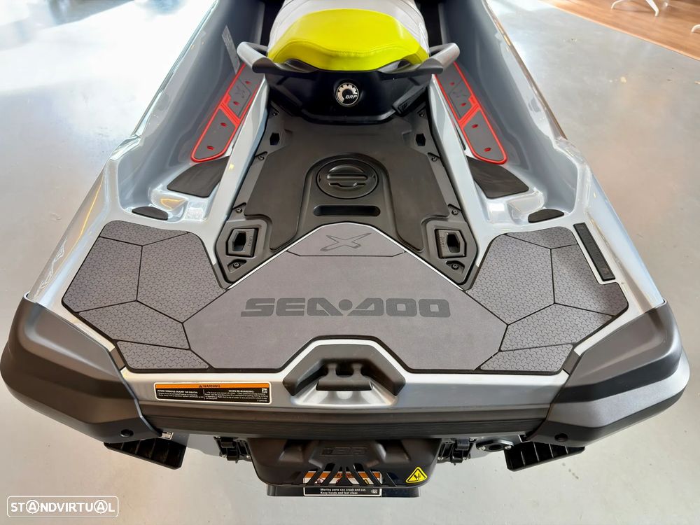 Sea-Doo RXT-X 325 RS - 22