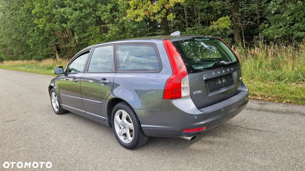 Volvo V50 D3 Momentum - 6