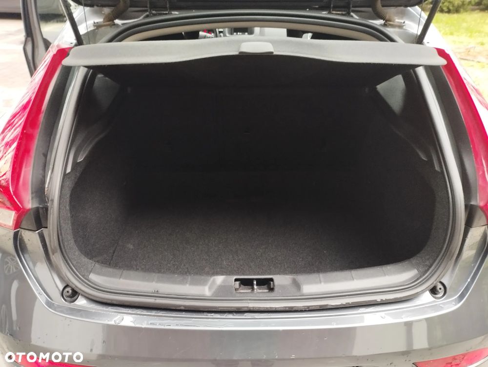 Volvo V40 D2 - 12
