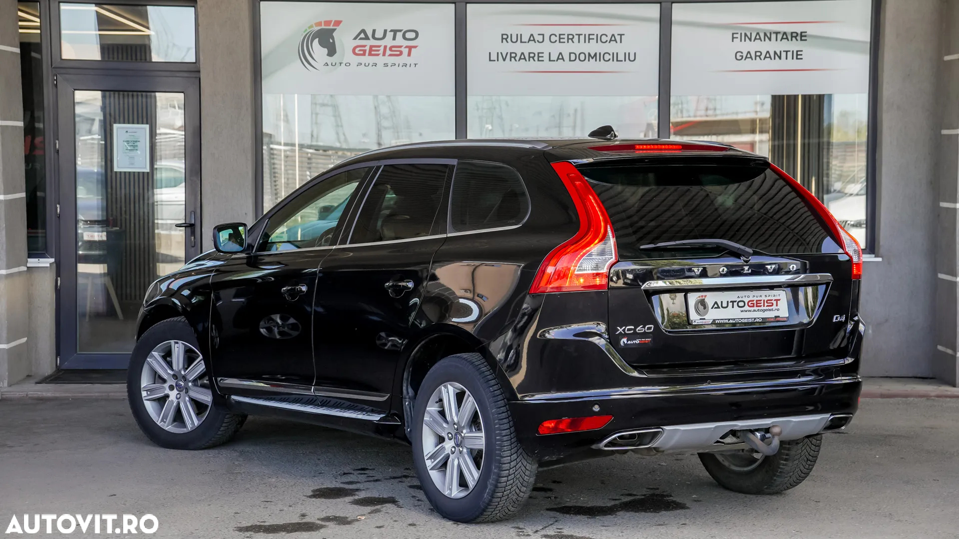 Volvo XC 60 D4 AWD Momentum - 8