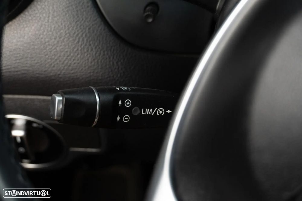 Mercedes-Benz CLA 180 d Shooting Brake AMG Line - 53