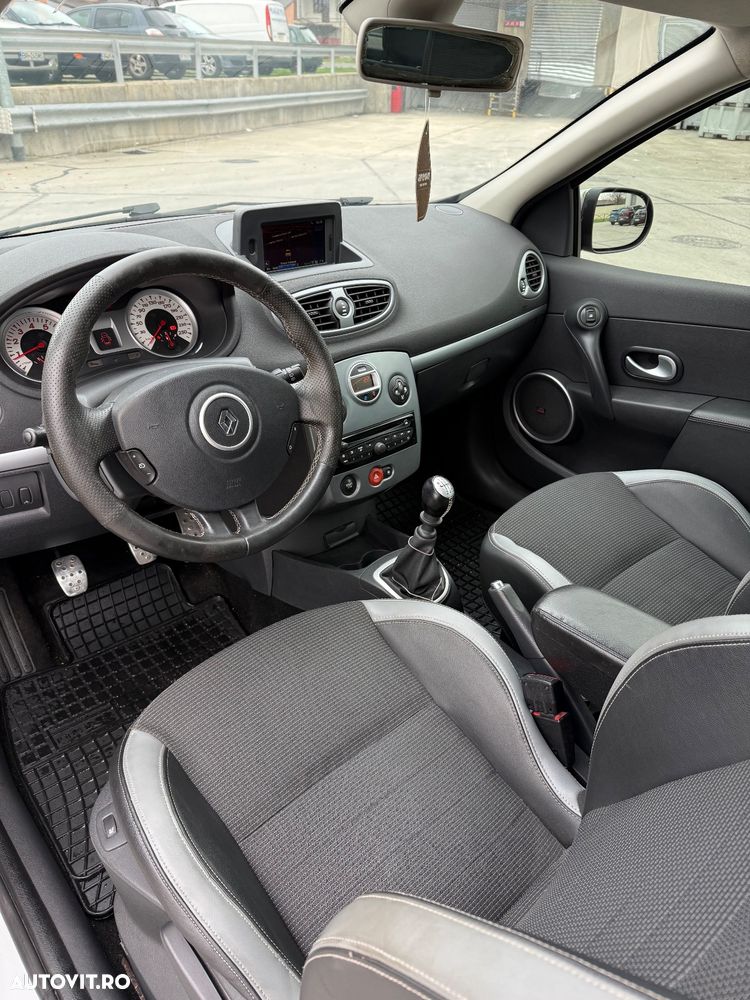 Renault Clio 1.6 16V 130 GT - 5