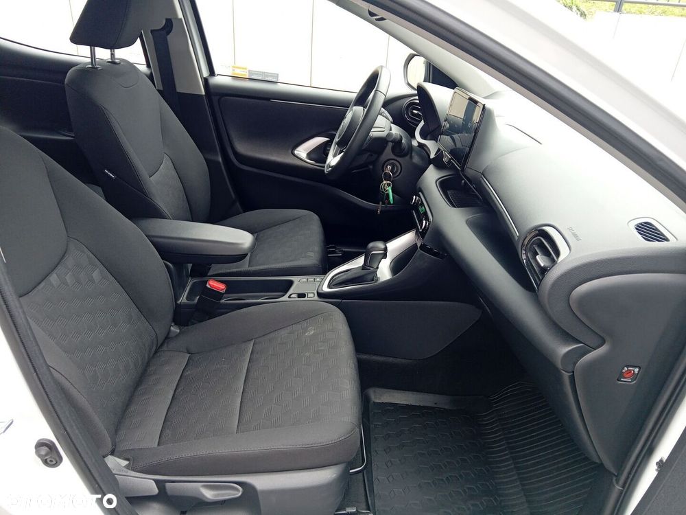 Toyota Yaris - 10