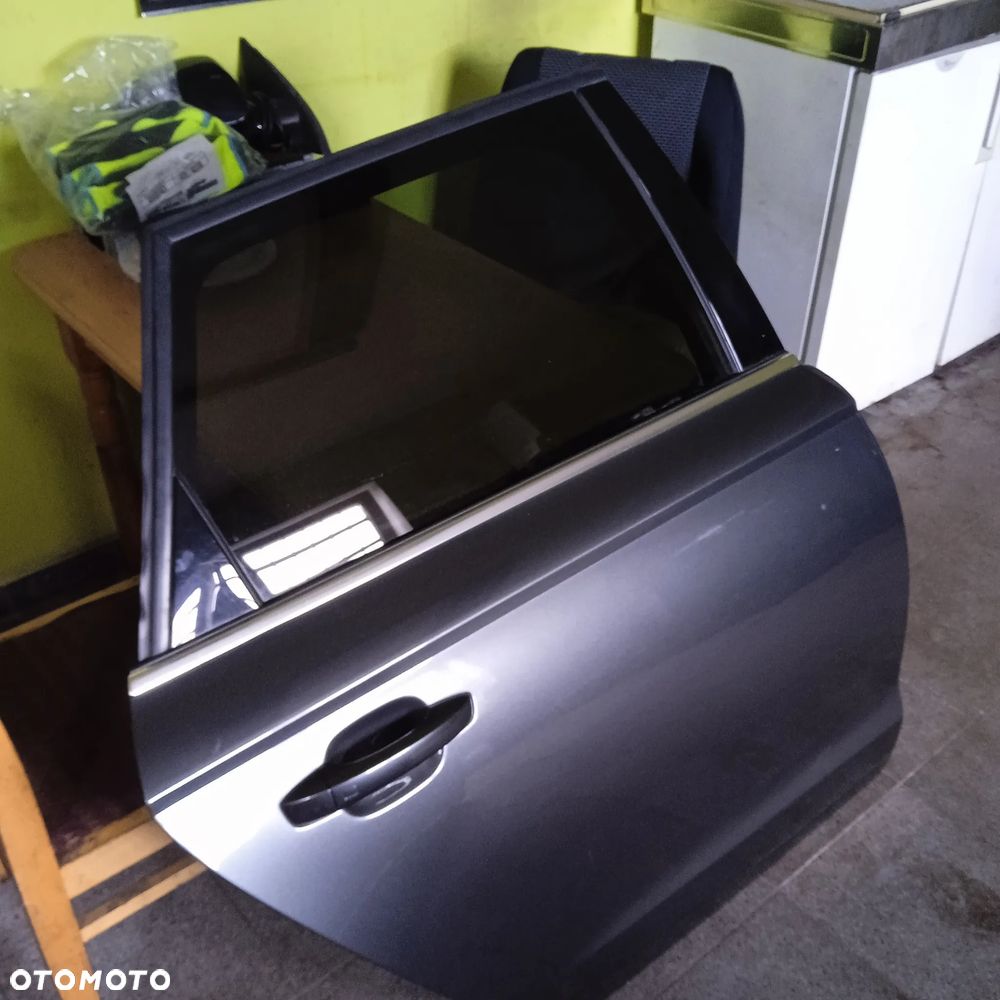 Drzwi tylne prawe A6 C7 kombi LZ7S - 7