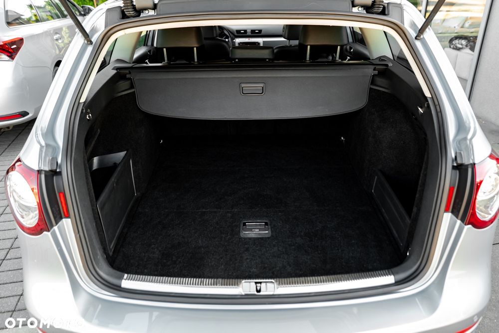 Volkswagen Passat Variant 3.6 V6 R36 - 16