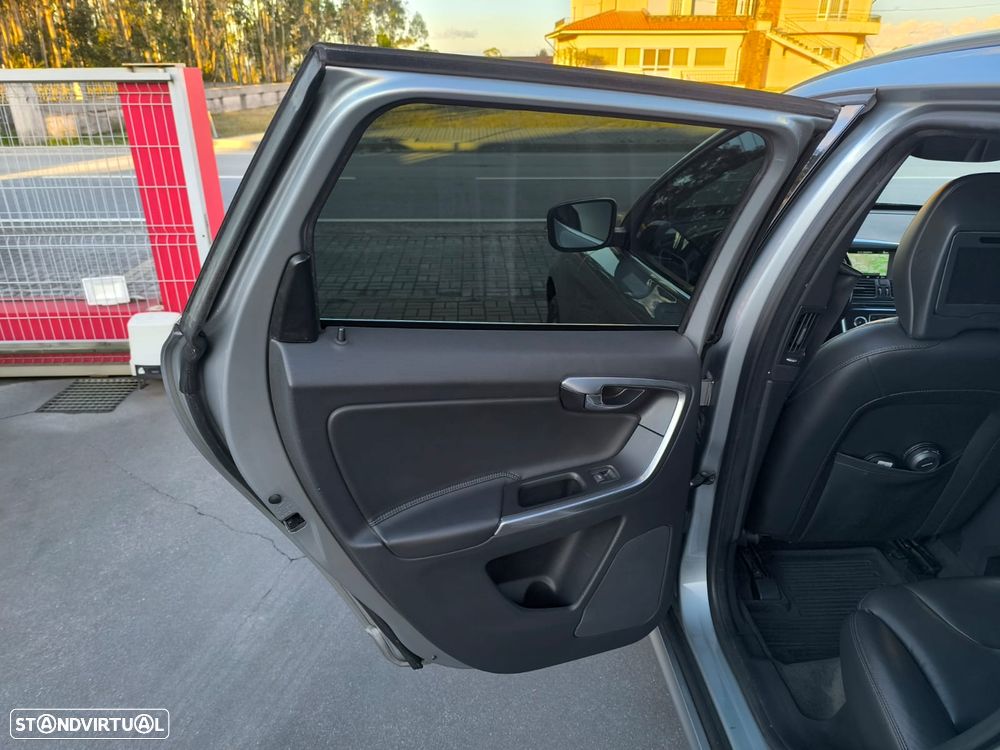 Volvo XC 60 D4 Geartronic Summum - 27