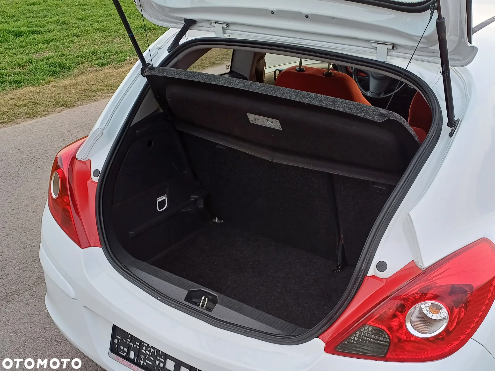Opel Corsa 1.2 16V Cosmo - 32