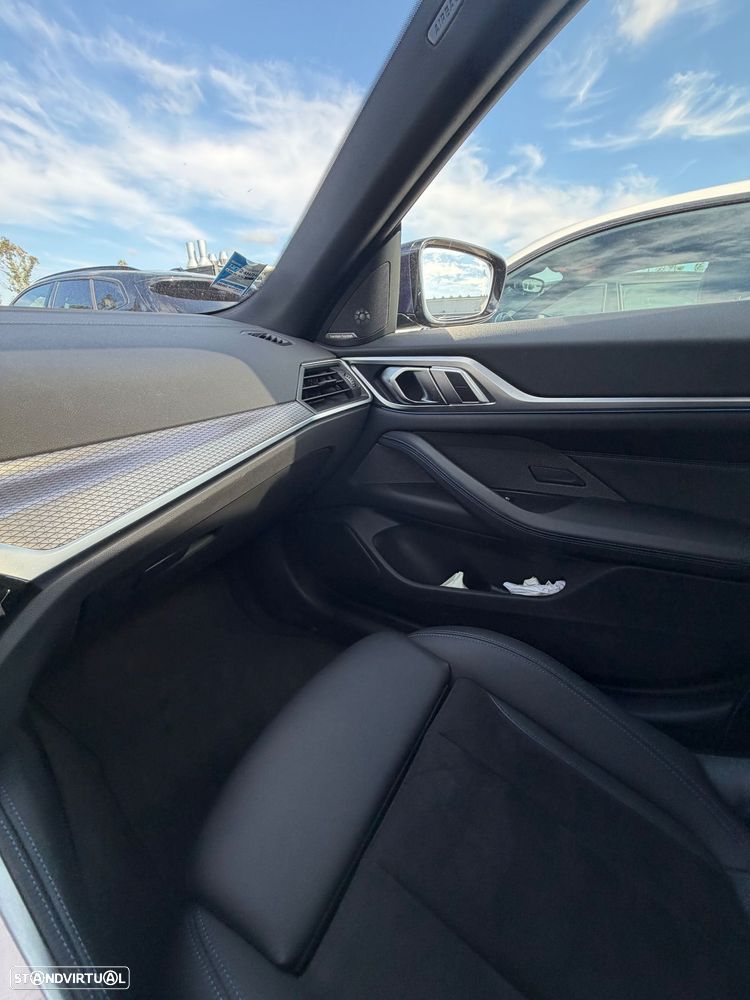 BMW i4 - 8