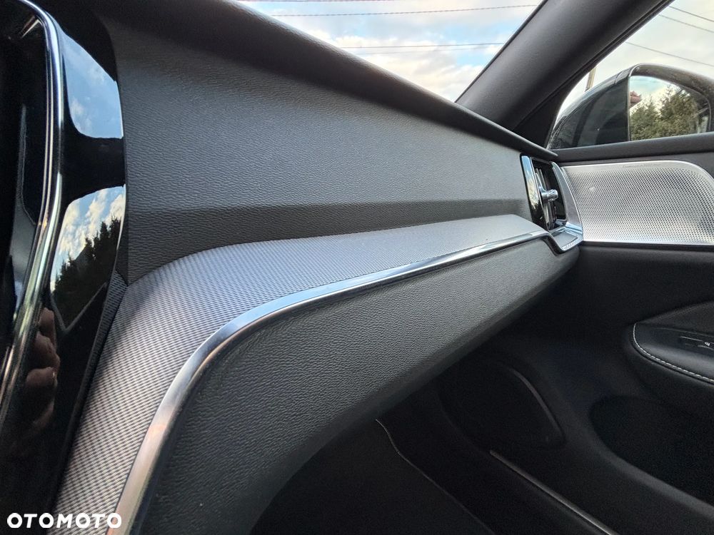 Volvo V60 T8 AWD Recharge Geartronic RDesign - 32