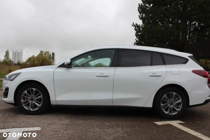 Ford Focus 1.0 EcoBoost Hybrid TITANIUM X - 3