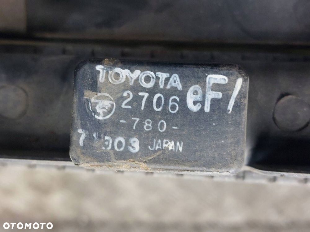 CHŁODNICA WODY + WENTYLATOR TOYOTA RAV4 II 2.0 D4D - 2