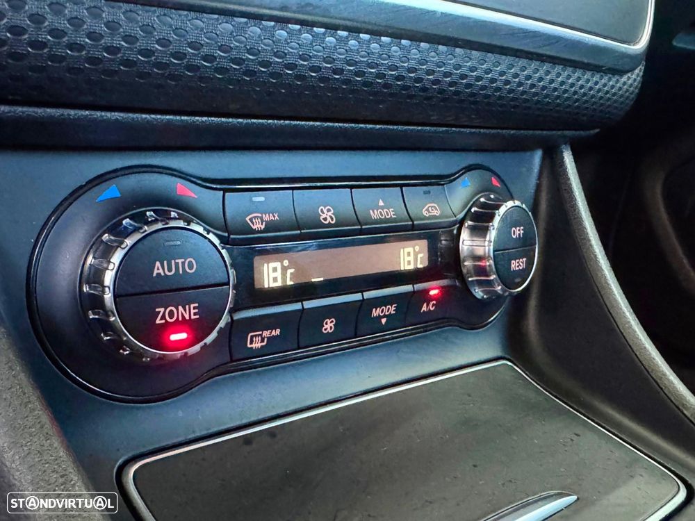 Mercedes-Benz A 180 d AMG Line - 14