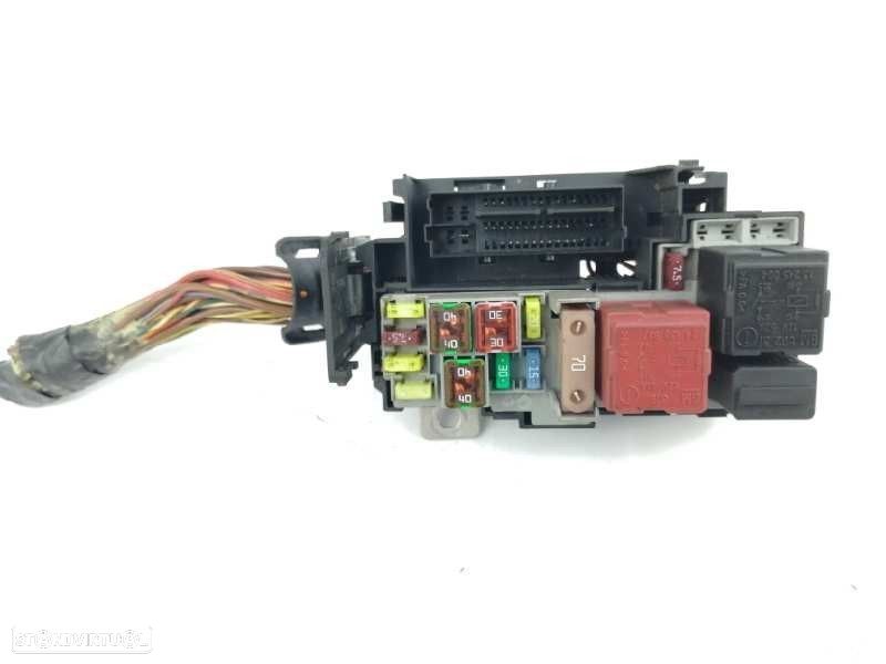 CAIXA RELÉS / FUSÍVEIS OPEL CORSA D 2008 - 4