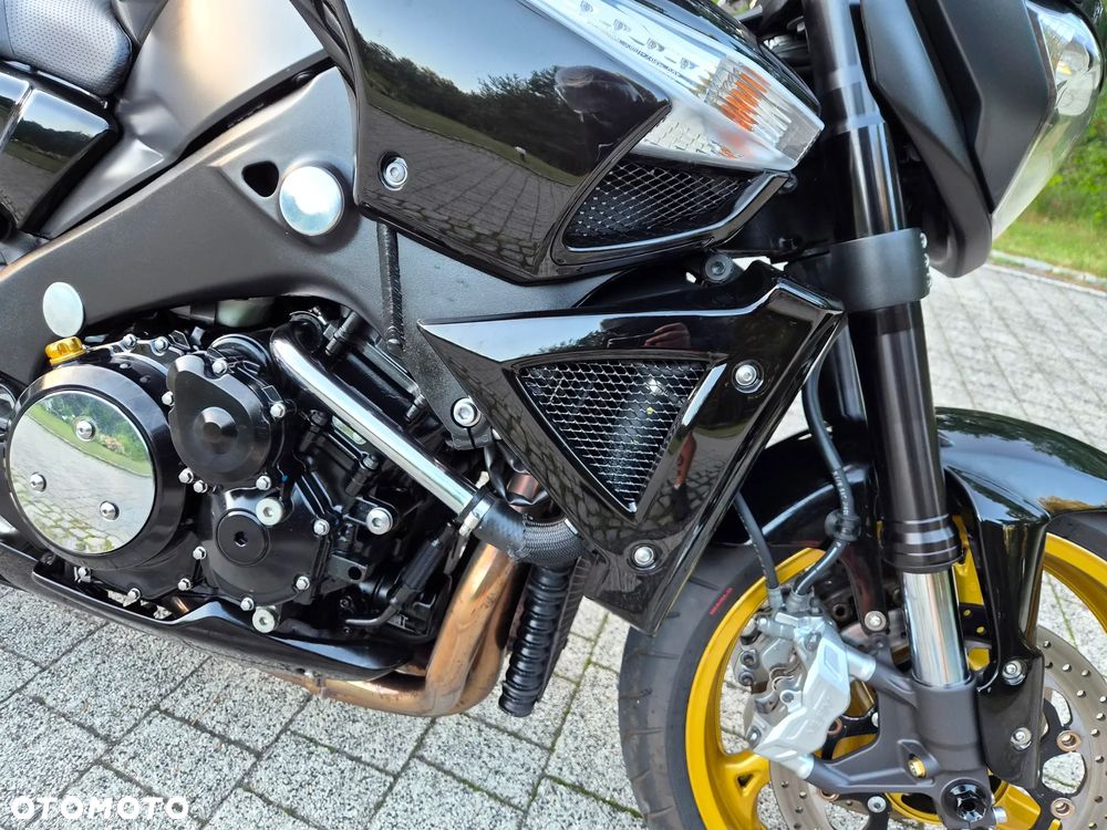 Suzuki GSX - 23