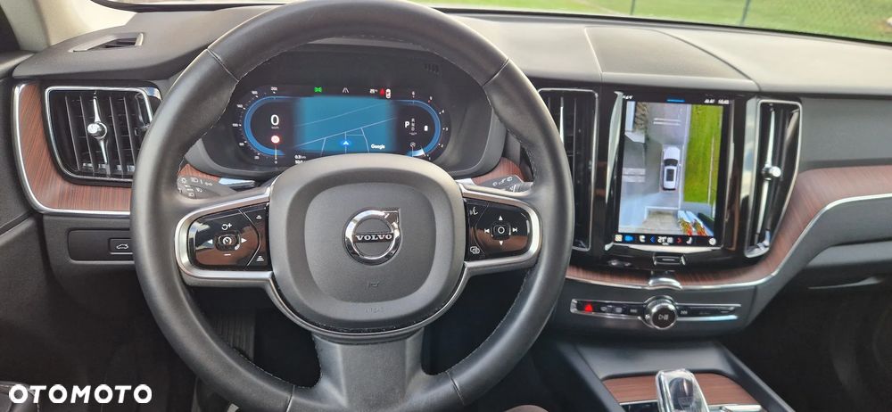 Volvo XC 60 B4 D Plus Dark - 16